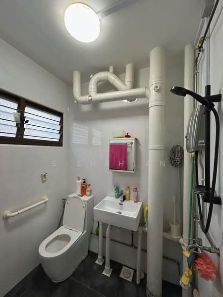 For Sale - 393 Yishun Avenue 6