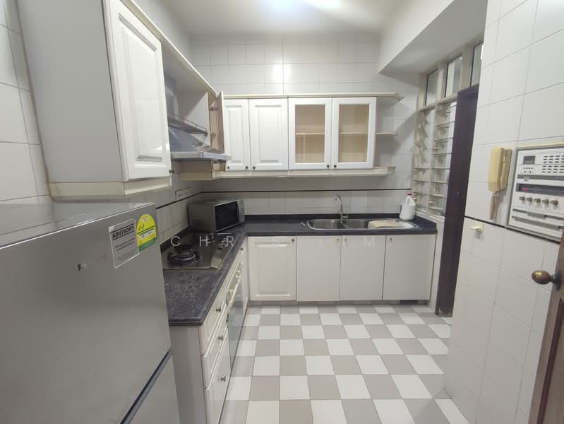 Changi Green, 712 Upper Changi Road East, Room Rental, 110 sqft, Condominium For Rent, by Chris Lim, 500058801 - Kitchen - PropertyGuru.com.sg