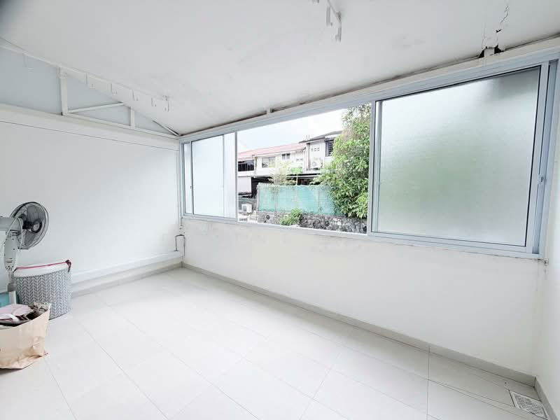 Rare 2 Storey Terrace at D10 Mount Sinai / Henry Park / Holland Grove Terraced House For Sale at S$ 5,700,000 | PropertyGuru Singapore - Others