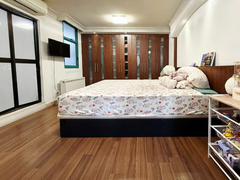 477 Segar Road HDB Flat For Sale at S$ 599,000 | PropertyGuru Singapore - Master Bedroom