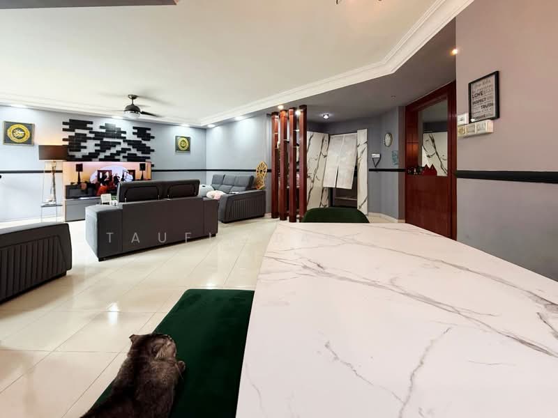 477 Segar Road HDB Flat For Sale at S$ 599,000 | PropertyGuru Singapore - Living Room