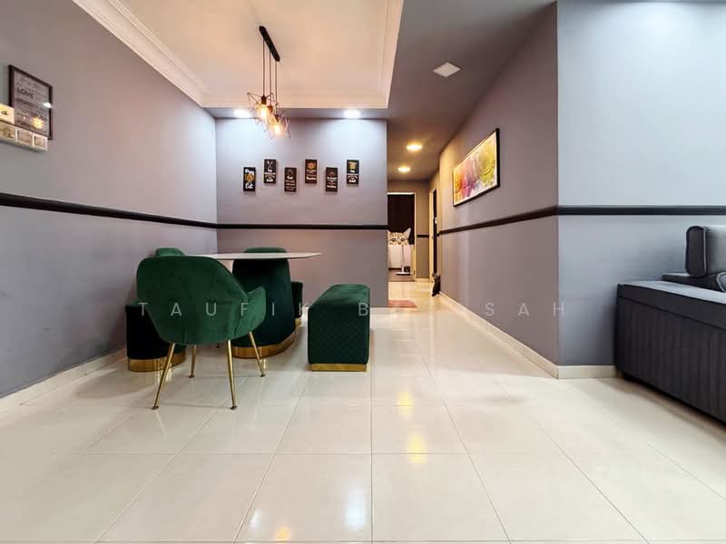 477 Segar Road HDB Flat For Sale at S$ 599,000 | PropertyGuru Singapore - Dining Room