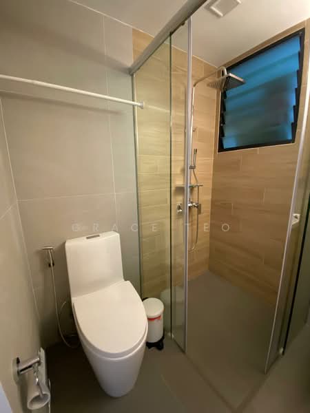 Central Grove Condominium For Sale at S$ 1,850,000 | PropertyGuru Singapore - Bathroom