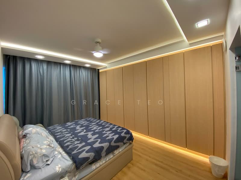 Central Grove Condominium For Sale at S$ 1,850,000 | PropertyGuru Singapore - Master Bedroom