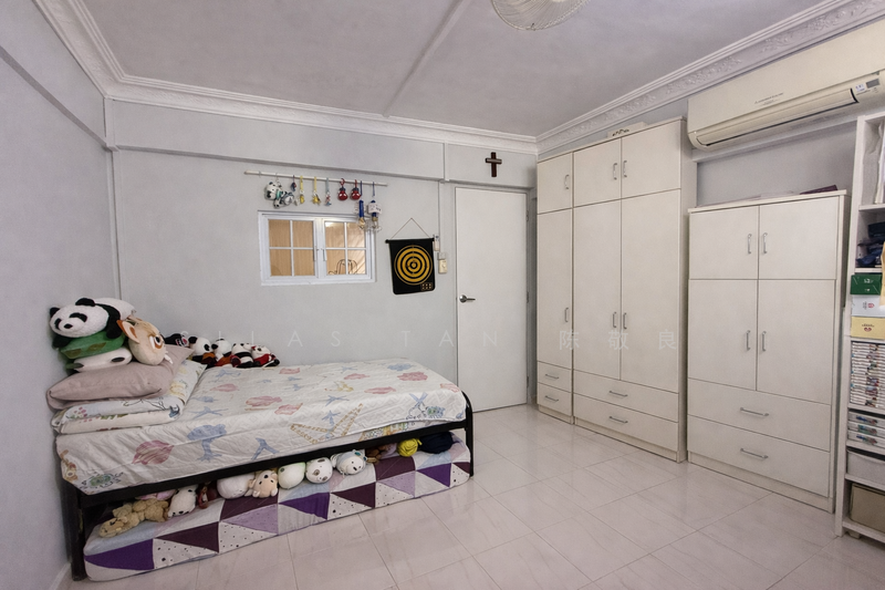 20 Joo Seng Road HDB Flat For Sale at S$ 980,000 | PropertyGuru Singapore - Bedroom
