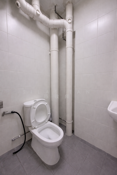 20 Joo Seng Road HDB Flat For Sale at S$ 980,000 | PropertyGuru Singapore - Bathroom