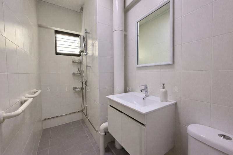 20 Joo Seng Road HDB Flat For Sale at S$ 980,000 | PropertyGuru Singapore - Bathroom