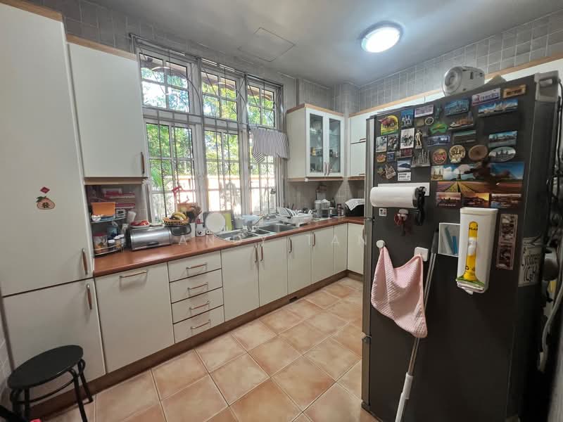 jalan kelulut Semi-Detached House For Sale at S$ 7,180,000 | PropertyGuru Singapore - Kitchen