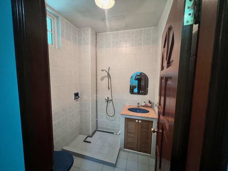jalan kelulut Semi-Detached House For Sale at S$ 7,180,000 | PropertyGuru Singapore - Bathroom