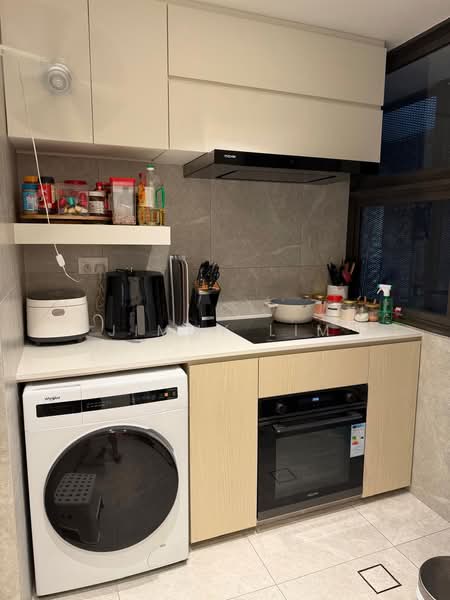 Newton Suites, 60 Newton Road, 3 Bedrooms, 1,238 sqft, Apartment For Rent, by Jimmy Lim, 500058858 - Kitchen - PropertyGuru.com.sg