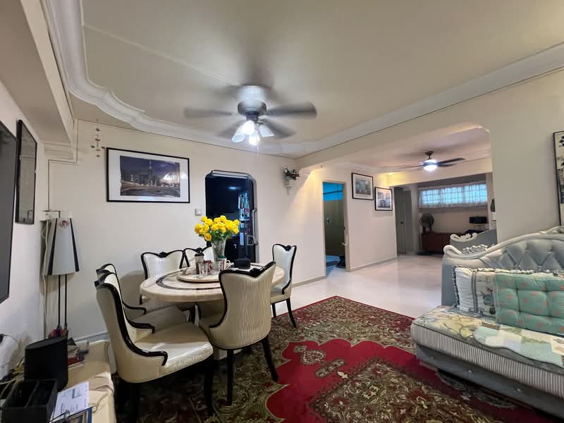 820 Jurong West Street 81 HDB Flat For Sale at S$ 590,000 | PropertyGuru Singapore - Living Room