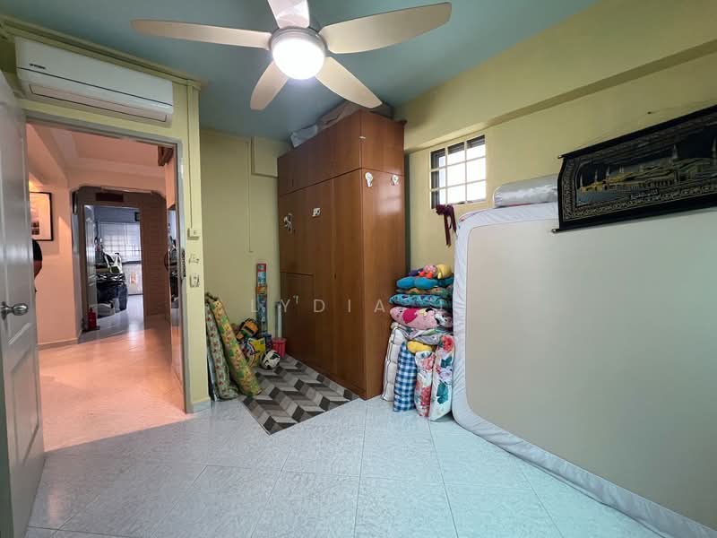 820 Jurong West Street 81 HDB Flat For Sale at S$ 590,000 | PropertyGuru Singapore - Bedroom