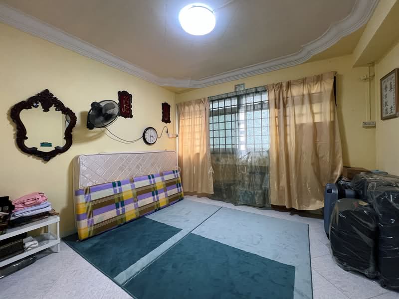 820 Jurong West Street 81 HDB Flat For Sale at S$ 590,000 | PropertyGuru Singapore - Bedroom