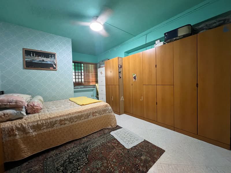 820 Jurong West Street 81 HDB Flat For Sale at S$ 590,000 | PropertyGuru Singapore - Bedroom
