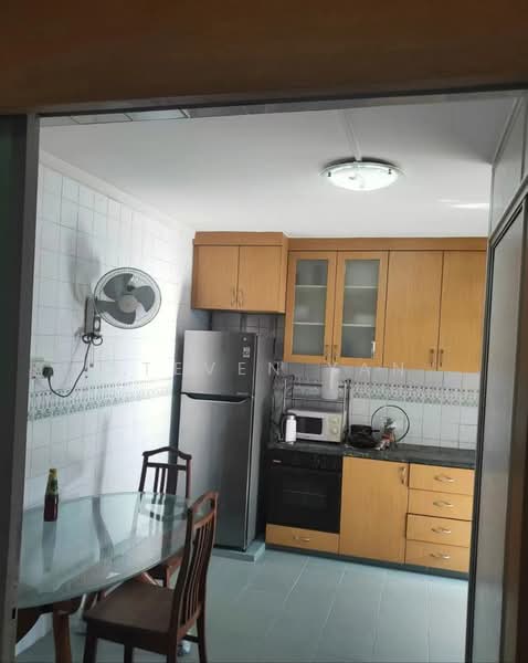 354 Woodlands Avenue 1 HDB Flat For Sale at S$ 610,000 | PropertyGuru Singapore - Kitchen