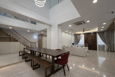 For Sale - Freehold 4 storeys , park 4 cars , all huge bedrooms , 3 mins walk to bus stop , springside