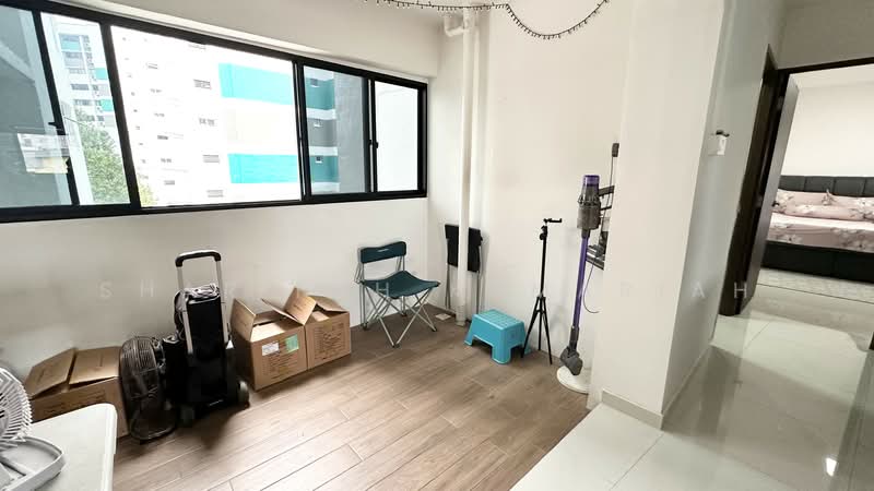 332 Jurong East Avenue 1 HDB Flat For Sale at S$ 675,000 | PropertyGuru Singapore - Balcony
