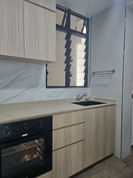 Spring Grove, 53 Grange Road, 2 Bedrooms, 1,012 sqft, Condominium For Rent, by Anni Kum, 500058870 - PropertyGuru.com.sg