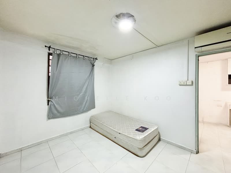27 Toa Payoh East HDB Flat For Sale at S$ 360,000 | PropertyGuru Singapore - Bedroom