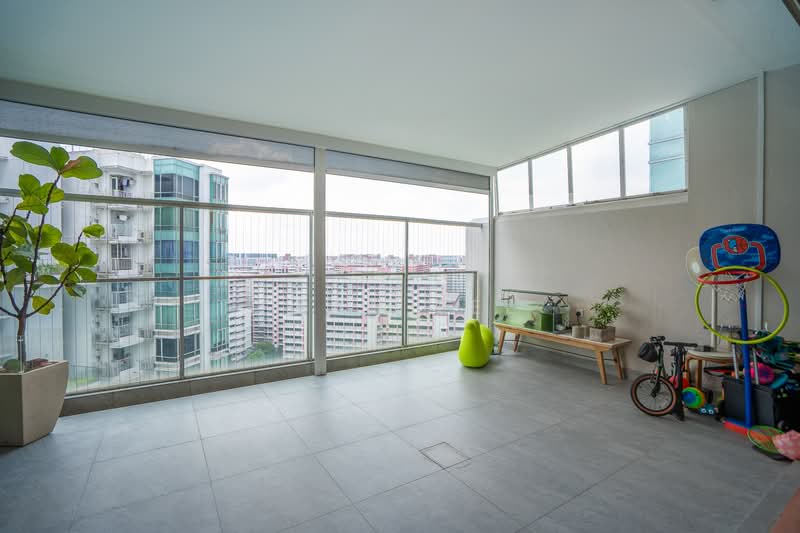 The Quartz Condominium For Sale at S$ 2,600,000 | PropertyGuru Singapore - Balcony