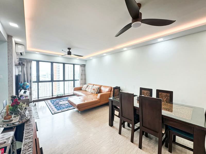 The Madeira Condominium For Sale at S$ 1,600,000 | PropertyGuru Singapore - Living Room
