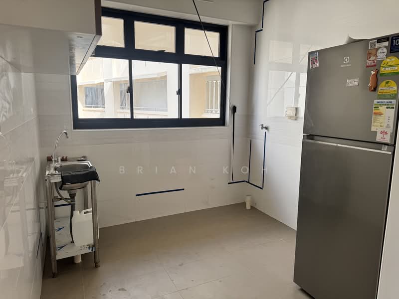 467A Bukit Batok West Avenue 9 HDB Flat For Sale at S$ 410,000 | PropertyGuru Singapore - Kitchen