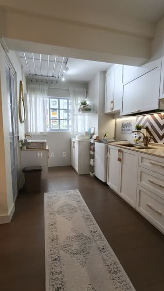 404 Pandan Gardens HDB Flat For Sale at S$ 545,000 | PropertyGuru Singapore