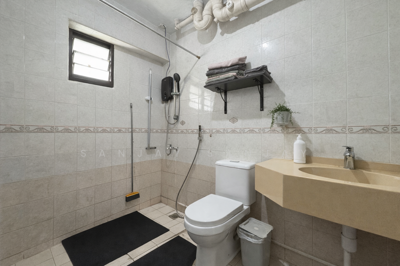 524 Woodlands Drive 14 HDB Flat For Sale at S$ 700,000 | PropertyGuru Singapore - Bathroom