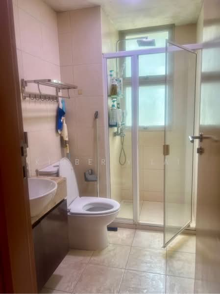 For investors/families, 3B3B convertible to 3+S or 4BR. 1km to Pei Hwa & MGS. 7 mins to MRT. Condominium For Sale at S$ 2,328,888 | PropertyGuru Singapore - Bathroom