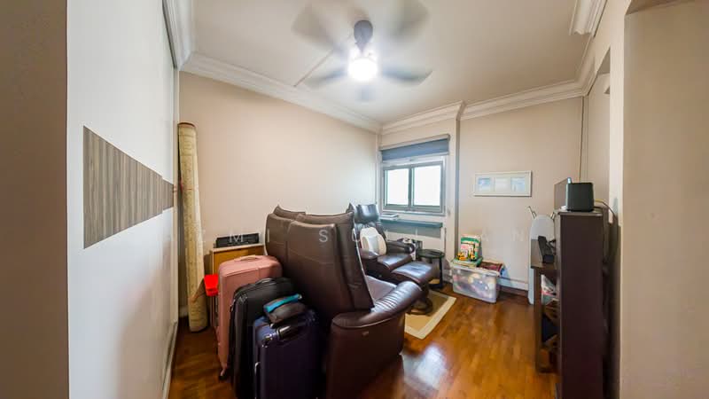 818 Woodlands Street 82 HDB Flat For Sale at S$ 1,265,000 | PropertyGuru Singapore - Master Bedroom