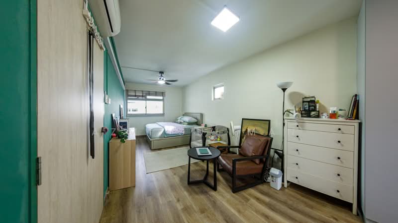 818 Woodlands Street 82 HDB Flat For Sale at S$ 1,265,000 | PropertyGuru Singapore - Bedroom 2