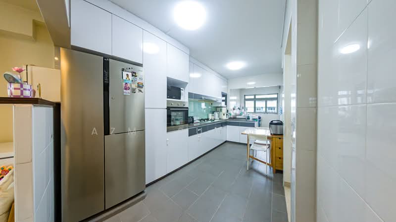 818 Woodlands Street 82 HDB Flat For Sale at S$ 1,265,000 | PropertyGuru Singapore - Kitchen