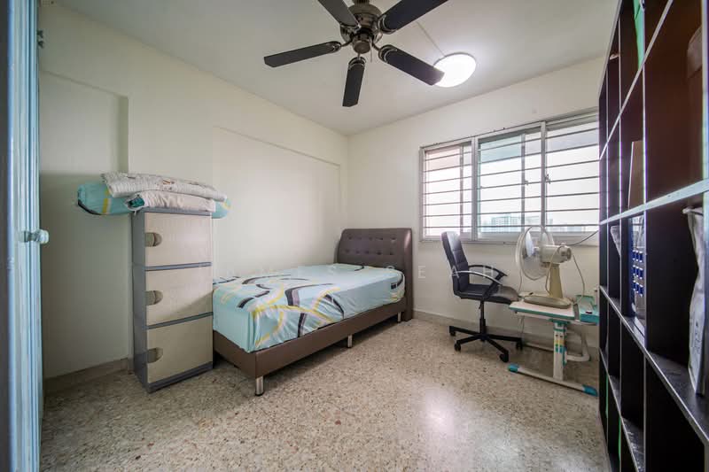 577 Ang Mo Kio Avenue 10 HDB Flat For Sale at S$ 538,000 | PropertyGuru Singapore - Bedroom