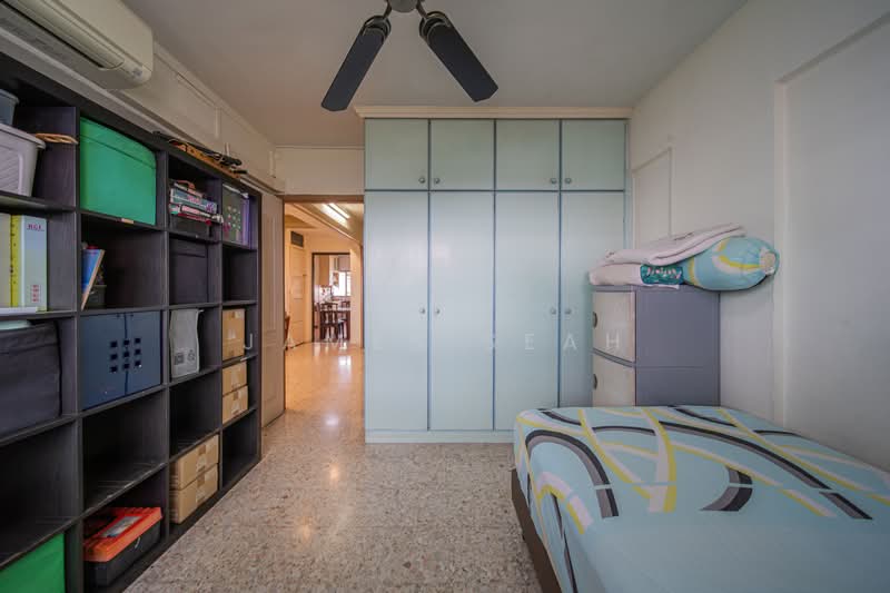 577 Ang Mo Kio Avenue 10 HDB Flat For Sale at S$ 538,000 | PropertyGuru Singapore - Bedroom