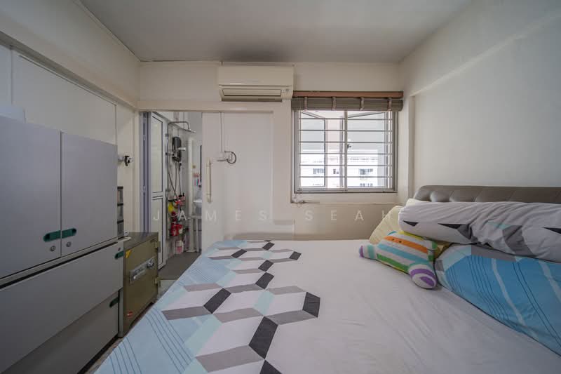 577 Ang Mo Kio Avenue 10 HDB Flat For Sale at S$ 538,000 | PropertyGuru Singapore - Bedroom
