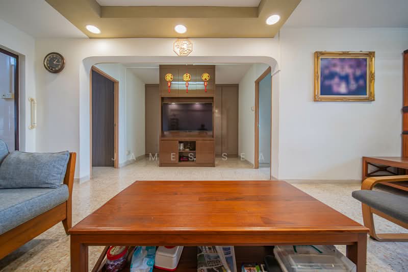 577 Ang Mo Kio Avenue 10 HDB Flat For Sale at S$ 538,000 | PropertyGuru Singapore - Living Room
