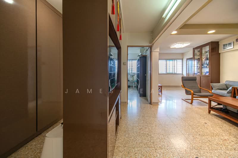 577 Ang Mo Kio Avenue 10 HDB Flat For Sale at S$ 538,000 | PropertyGuru Singapore - Living Room