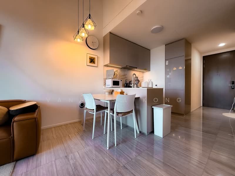 Parc Esta Condominium For Sale at S$ 1,728,000 | PropertyGuru Singapore - Kitchen