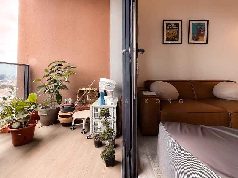 Parc Esta Condominium For Sale at S$ 1,728,000 | PropertyGuru Singapore - Balcony