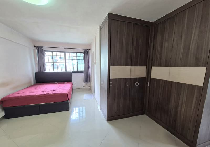 213 Yishun Street 21, 213 Yishun Street 21, 3 Bedrooms, 1,367 sqft, HDB Flat For Rent, by Desiree Loh, 500058939 - Master bedroom - PropertyGuru.com.sg