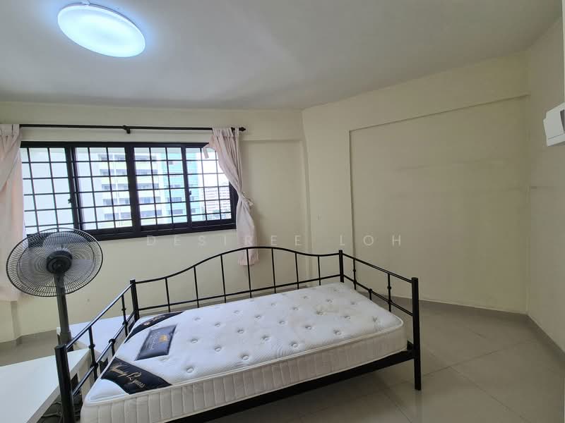 213 Yishun Street 21, 213 Yishun Street 21, 3 Bedrooms, 1,367 sqft, HDB Flat For Rent, by Desiree Loh, 500058939 - Bedroom 1 - PropertyGuru.com.sg
