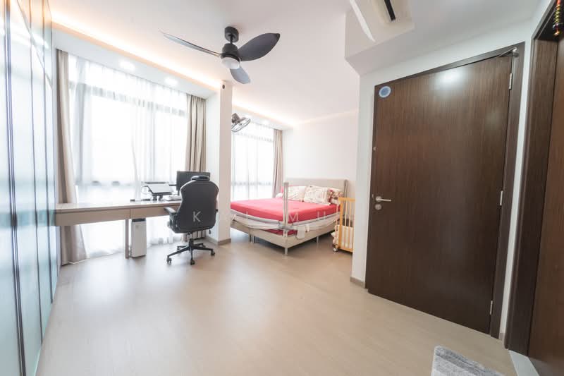 Symphony Suites Condominium For Sale at S$ 1,500,000 | PropertyGuru Singapore - Bedroom