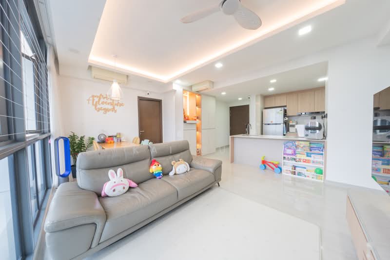 Symphony Suites Condominium For Sale at S$ 1,500,000 | PropertyGuru Singapore - Living Room