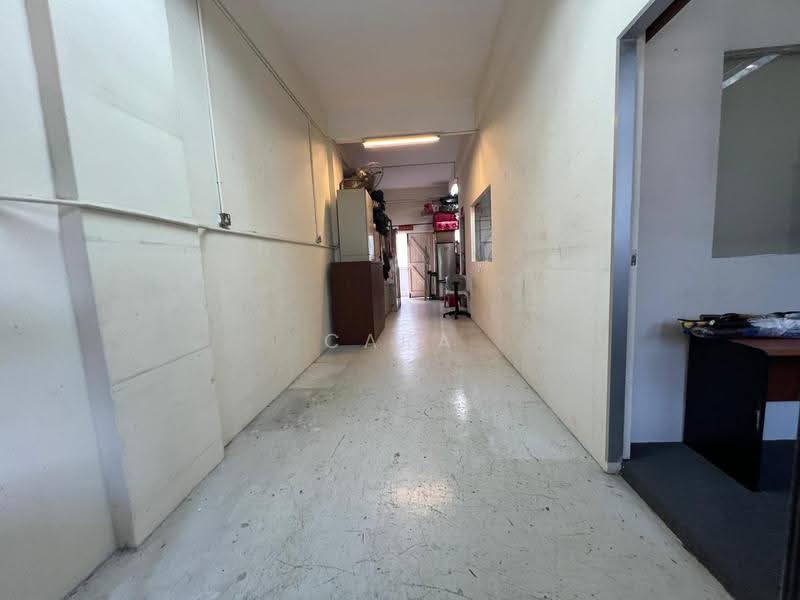 Geylang East Industrial Estate (1016, 1015 Geylang East Avenue 3, Eunos / Geylang / Paya Lebar, 300 sqft, Light Industrial (B1) For Rent, by Cara Wong, 500058944 - Corridor - CommercialGuru.com.sg
