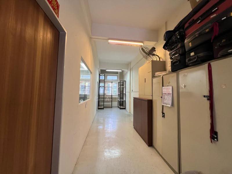Geylang East Industrial Estate (1016, 1015 Geylang East Avenue 3, Eunos / Geylang / Paya Lebar, 300 sqft, Light Industrial (B1) For Rent, by Cara Wong, 500058944 - Corridor - CommercialGuru.com.sg