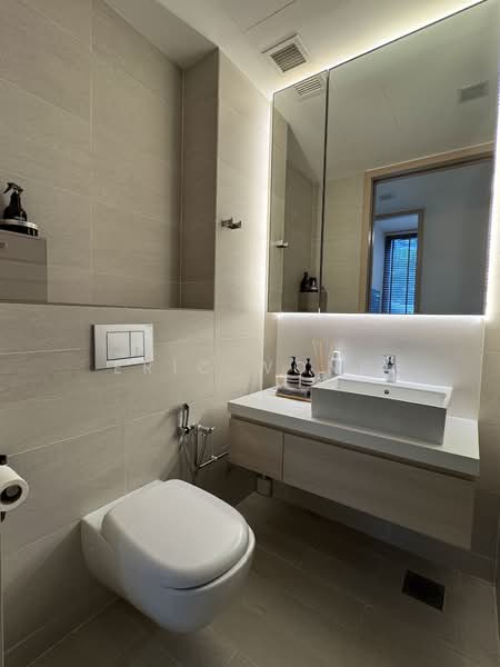 The Panorama Condominium For Sale at S$ 1,627,800 | PropertyGuru Singapore - Common Bathroom