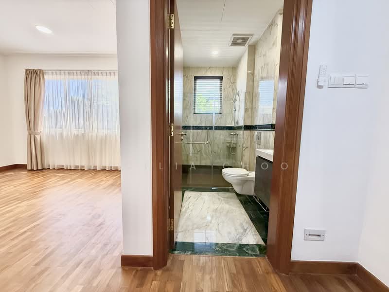 Changi Heights, Changi Heights, 5 Bedrooms, 3,200 sqft, Terraced House For Rent, by Cecilia Choo, 500058954 - Bathroom - PropertyGuru.com.sg