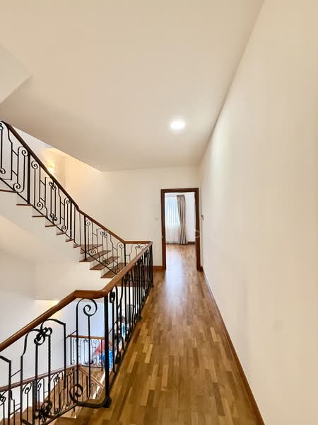 Changi Heights, Changi Heights, 5 Bedrooms, 3,200 sqft, Terraced House For Rent, by Cecilia Choo, 500058954 - Corridor - PropertyGuru.com.sg