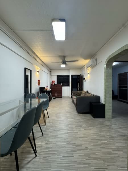 319 Ang Mo Kio Avenue 1, 319 Ang Mo Kio Avenue 1, 2 Bedrooms, 786 sqft, HDB Flat For Rent, by Manfred Lau, 500058960 - Living Room - PropertyGuru.com.sg