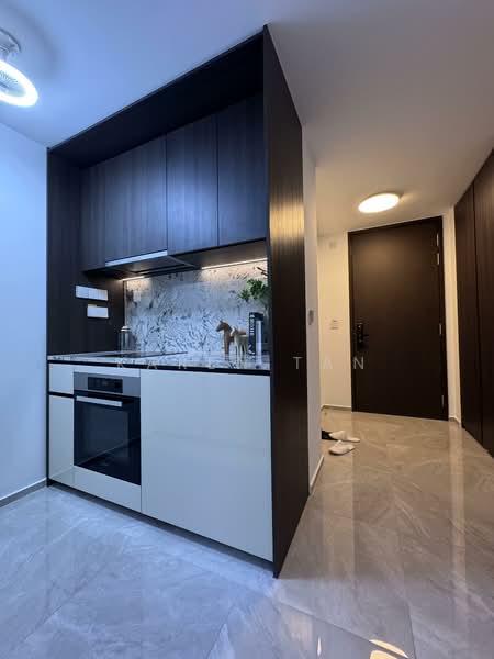 Tembusu Grand Condominium For Sale at S$ 2,280,000 | PropertyGuru Singapore - Kitchen